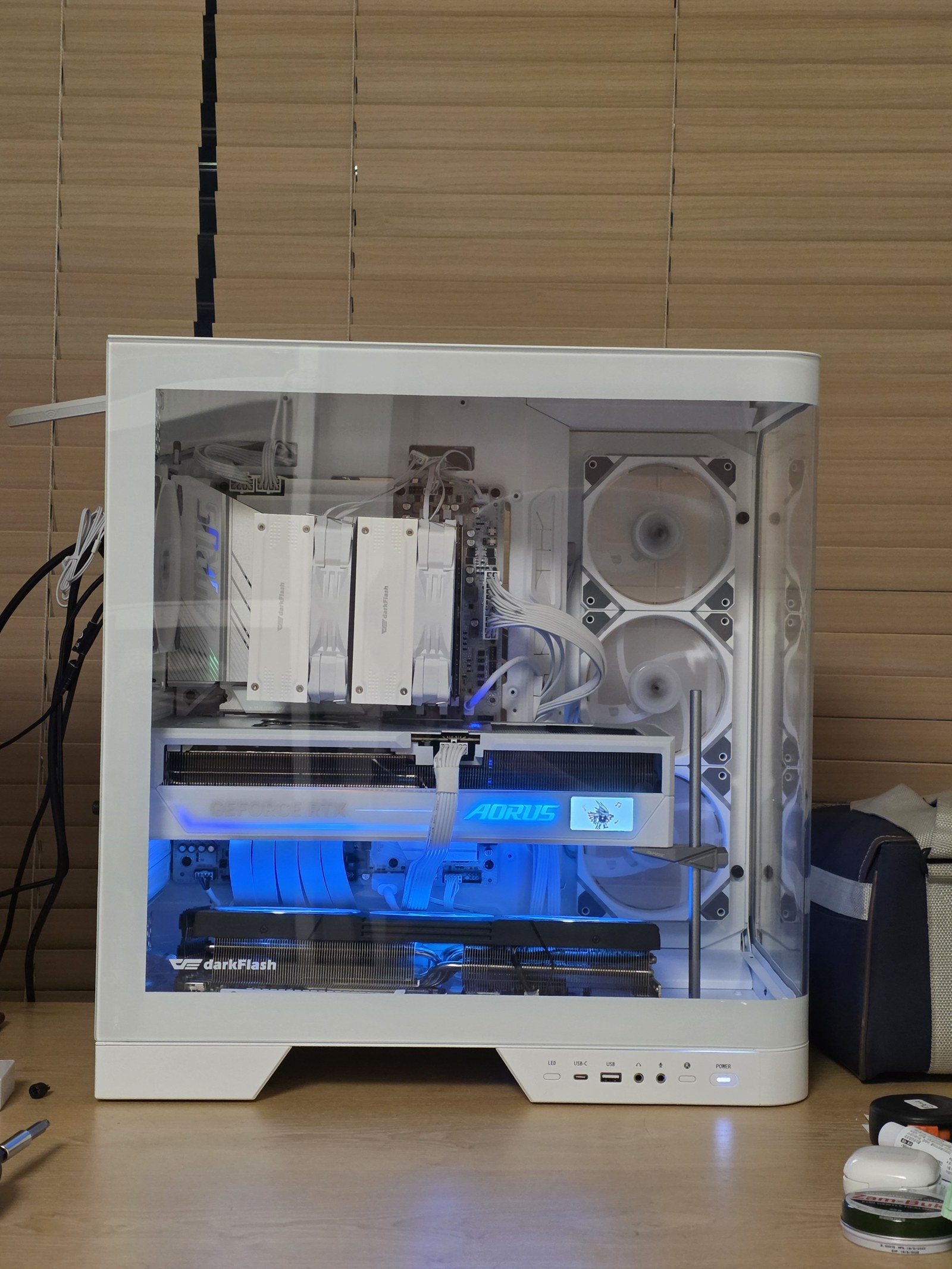 Installed RTX 5090, full view with the white case